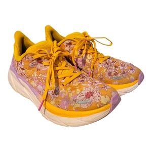 Hoka Clifton 8 x Free People